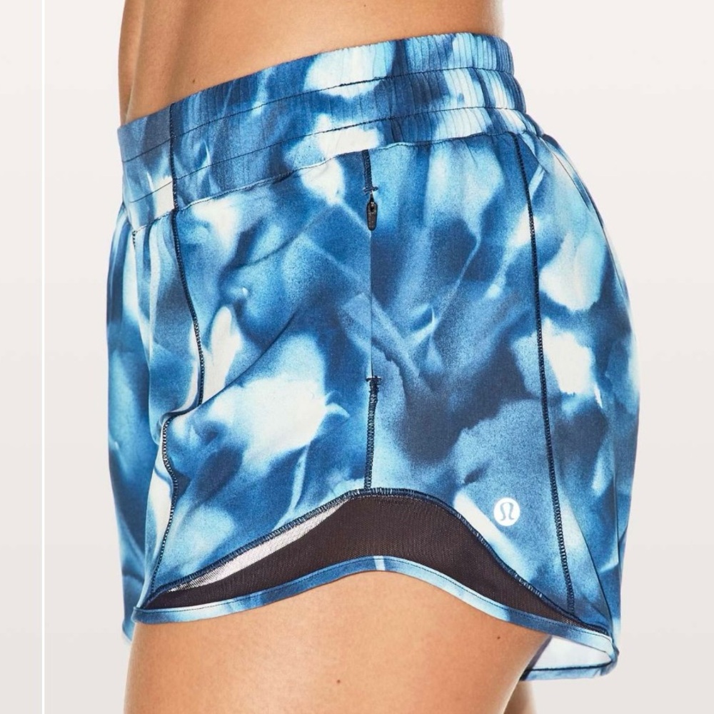 Lululemon Hotty Hot Short II Long 4"